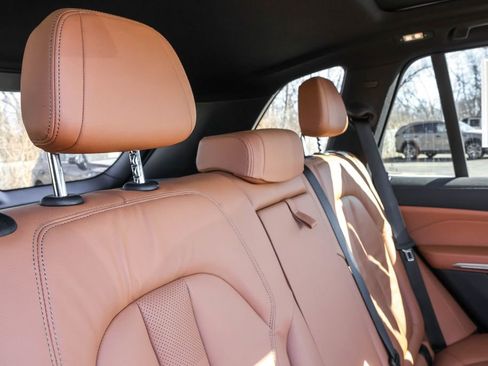 Used 2022 BMW X5 xDrive40i w/ M Sport Package image 37