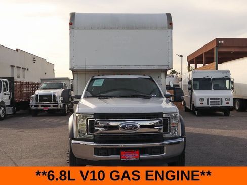 Used 2017 Ford F550 2WD Regular Cab Super Duty image 3