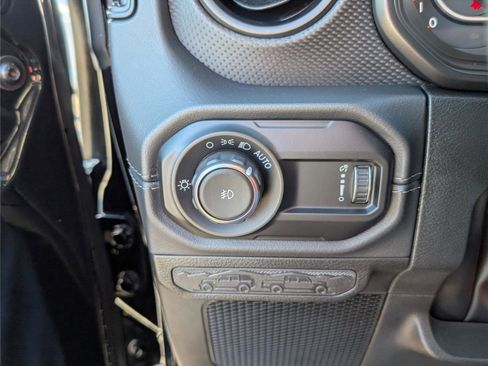 Used 2024 Jeep Wrangler Unlimited Rubicon 392 image 23