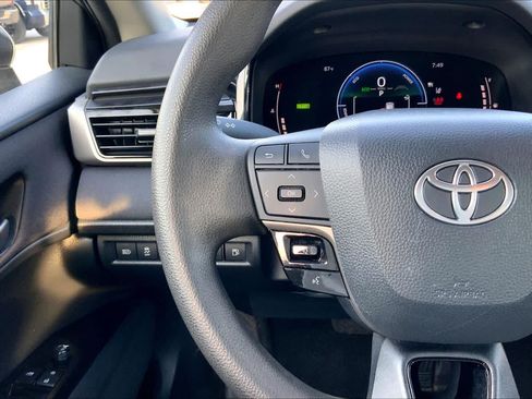 Used 2025 Toyota Camry LE FWD image 23