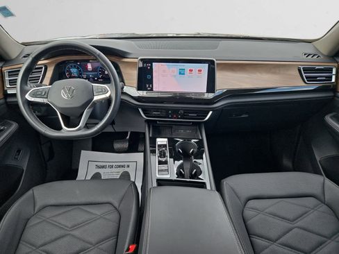 Used 2025 Volkswagen Atlas SE FWD image 10