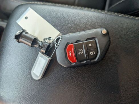 Used 2020 Jeep Wrangler Unlimited Sahara AWD/4WD image 56