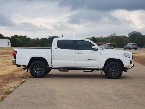Used 2023 Toyota Tacoma SR5 RWD image 7