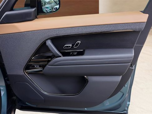 Used 2025 Land Rover Range Rover Sport Dynamic SE image 25