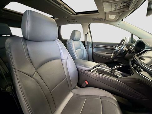 Used 2019 Buick Enclave Essence image 30