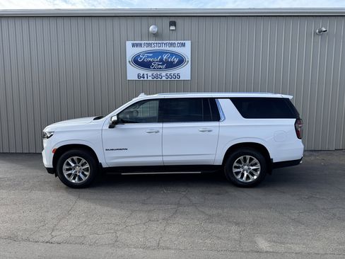 Used 2022 Chevrolet Suburban Premier image 1