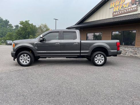 Used 2017 Ford F250 Platinum w/ Platinum Ultimate Package AWD/4WD image 3