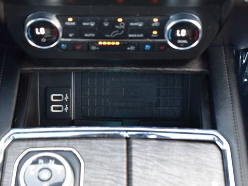 Used 2019 Ford Expedition Max Limited RWD image 37