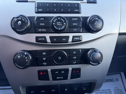 Used 2011 Ford Focus SEL w/ 301A Rapid Spec Order Code image 16