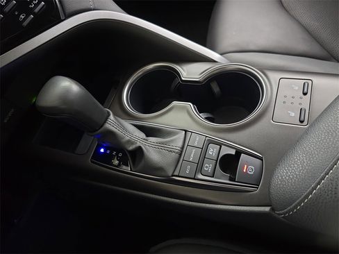 Used 2024 Toyota Camry XSE w/ Navigation Package image 25