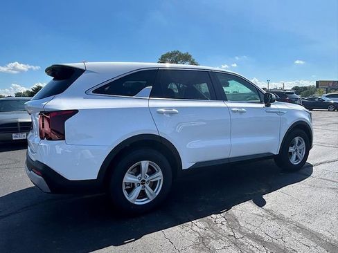 New 2025 Kia Sorento LX image 5