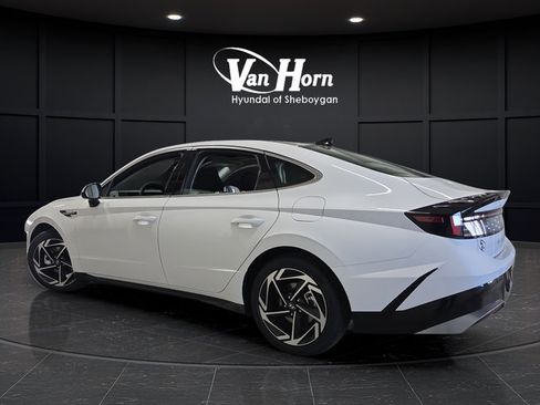 Used 2025 Hyundai Sonata SEL FWD image 3