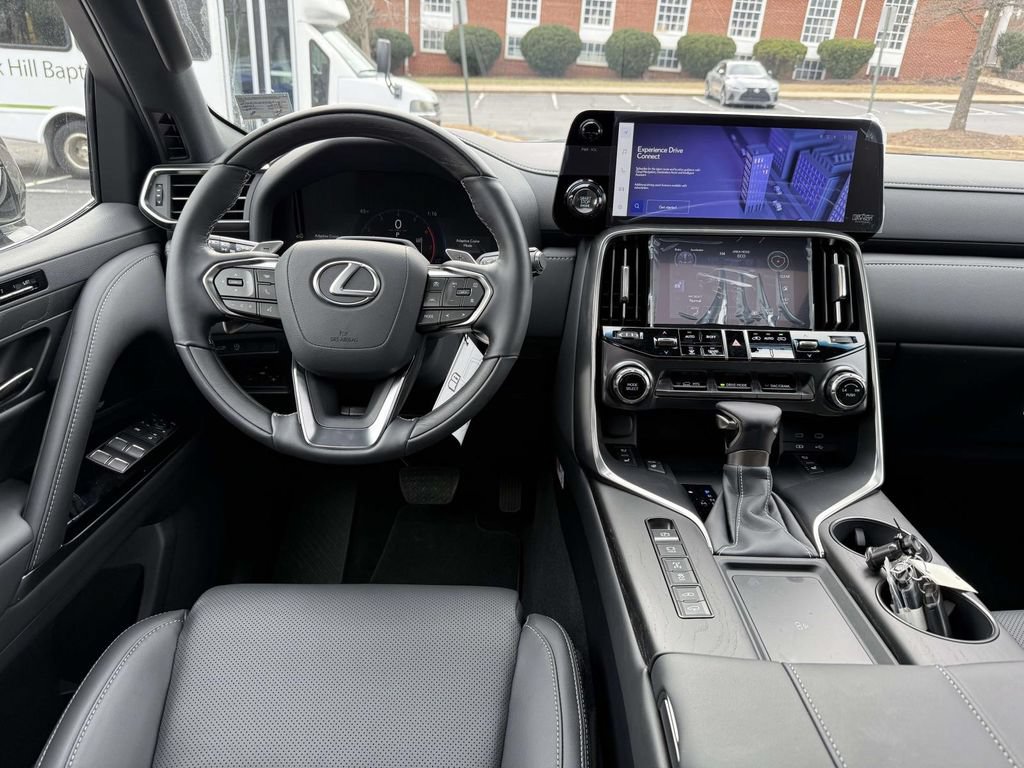 Used 2025 Lexus LX 600 4WD w/ Accessory Package (Z1) image 8