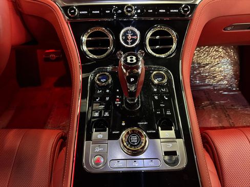 Used 2020 Bentley Continental GT V8 AWD/4WD image 21