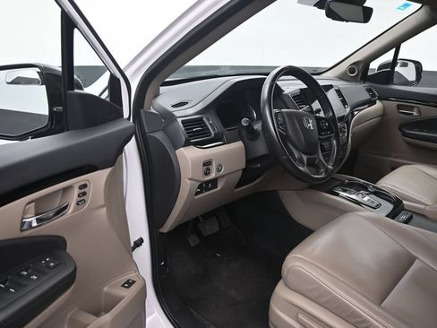 Used 2022 Honda Pilot Touring image 10