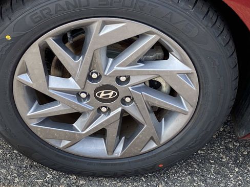 Used 2024 Hyundai Elantra SEL FWD image 22