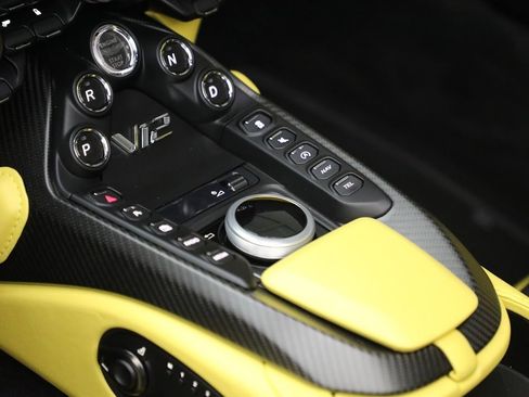 Used 2023 Aston Martin V12 Vantage Roadster image 22