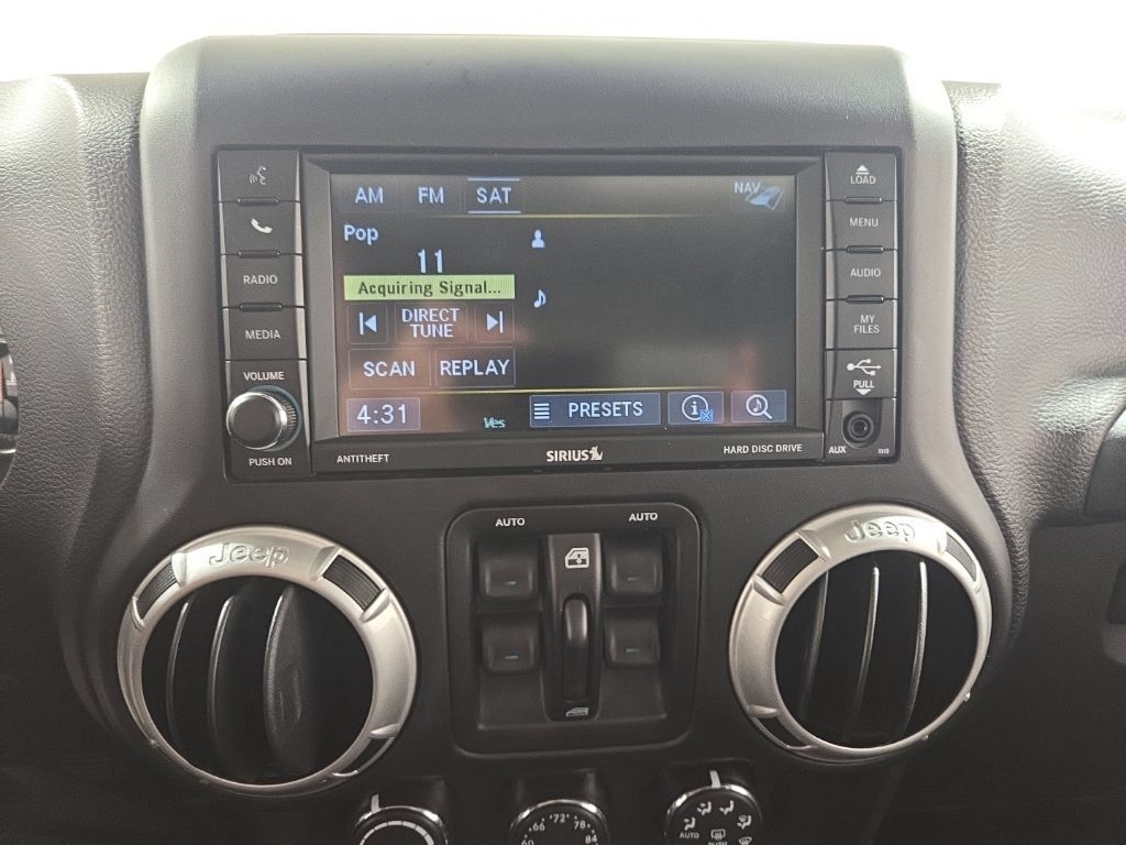 Used 2017 Jeep Wrangler Unlimited Rubicon AWD/4WD image 18