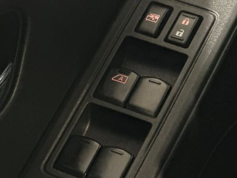 Used 2022 Nissan Frontier SV image 14