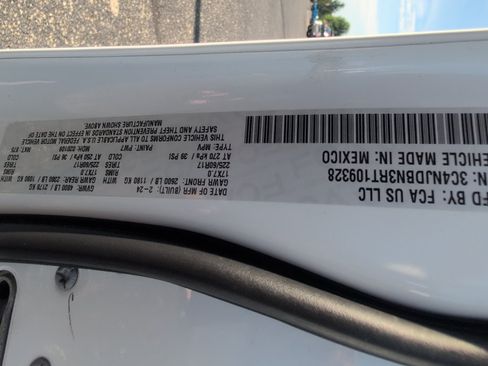 Used 2024 Jeep Compass Latitude AWD/4WD image 34