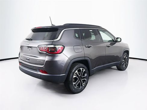 Used 2023 Jeep Compass Limited image 7