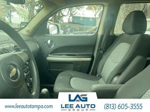 Used 2009 Chevrolet HHR LT image 4