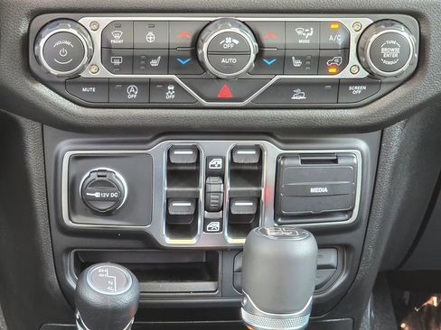 New 2026 Jeep Gladiator Mojave AWD/4WD image 29