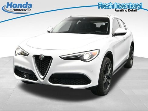 Used 2018 Alfa Romeo Stelvio AWD image 4