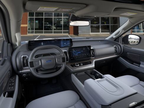 New 2026 Ford Expedition Platinum w/ Platinum Ultimate Package image 9