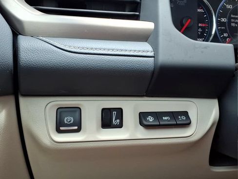 Used 2021 GMC Acadia Denali w/ Denali Ultimate Package AWD/4WD image 31
