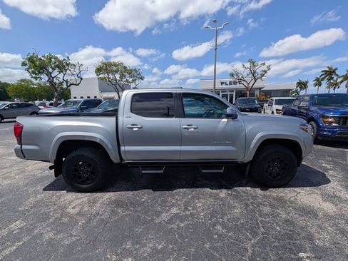 Used 2022 Toyota Tacoma SR5 w/ Technology Package RWD image 8
