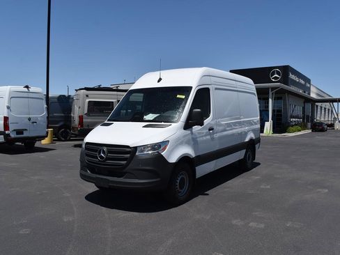 New 2025 Mercedes-Benz Sprinter 2500 image 1