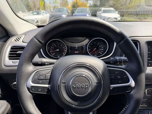 Used 2019 Jeep Compass Latitude w/ Cold Weather Group AWD/4WD image 32