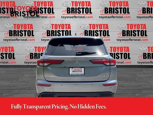 Used 2024 Mitsubishi Outlander SE Black Edition AWD/4WD image 4