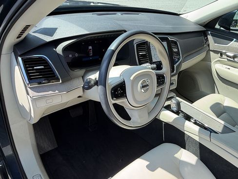 Used 2025 Volvo XC90 B6 Plus w/ Protection Package Premier AWD/4WD image 4