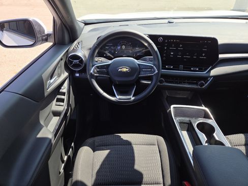 Used 2025 Chevrolet Equinox LT w/ Safety and Technology Package FWD image 23