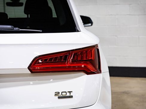 Used 2018 Audi Q5 2.0T Premium Plus w/ Premium Plus Package image 10