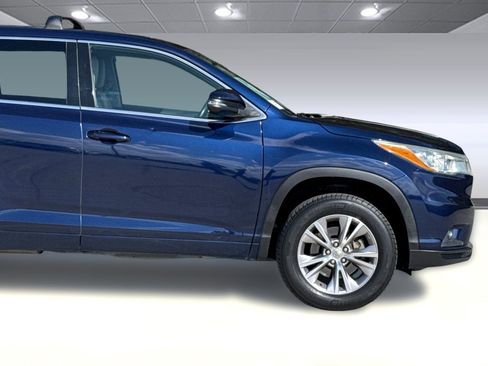 Used 2015 Toyota Highlander Plus FWD image 34
