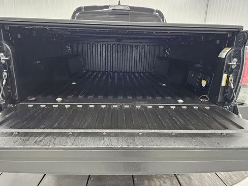 Used 2022 Toyota Tacoma Limited AWD/4WD image 15