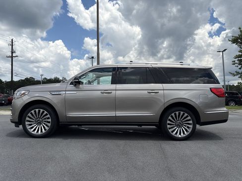 Used 2020 Lincoln Navigator L Reserve w/ Luxury Package AWD/4WD image 18