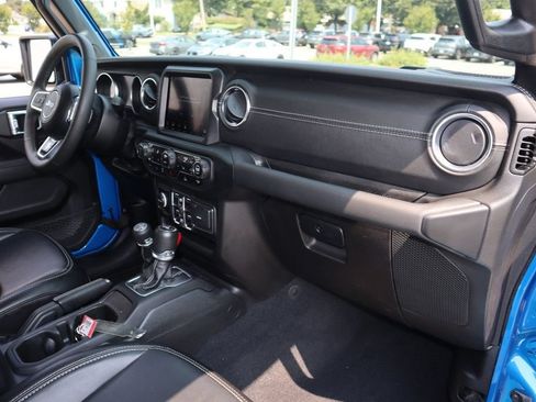 Used 2023 Jeep Wrangler Unlimited Sahara w/ Cold Weather Group AWD/4WD image 26