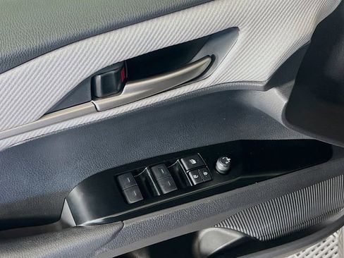 Used 2025 Toyota Camry SE image 11