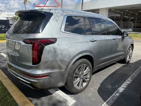 Used 2023 Cadillac XT6 Premium Luxury w/ Technology Package image 2