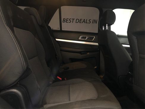 Used 2017 Ford Explorer XLT AWD/4WD image 10