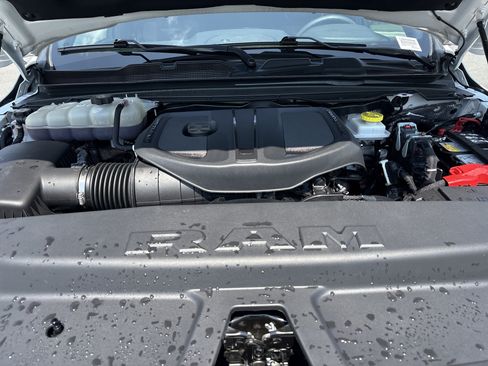 Used 2025 RAM 1500 Laramie w/ Sport Appearance Package AWD/4WD image 35