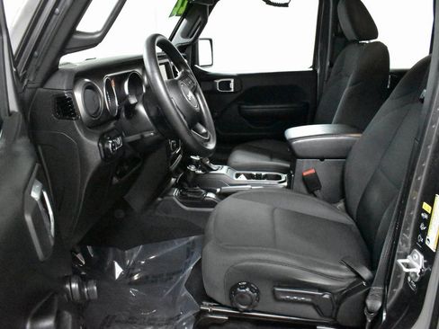 Used 2022 Jeep Gladiator Sport w/ Trailer Tow Package image 11