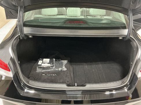 Certified 2024 Hyundai Elantra Limited image 14