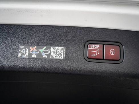Certified 2026 Mercedes-Benz GLC 300 4MATIC image 18