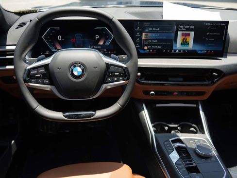 Used 2025 BMW 330i Sedan w/ Convenience Package RWD image 7
