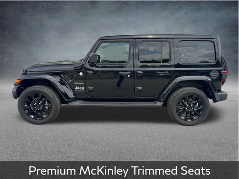 Used 2023 Jeep Wrangler Unlimited Sahara w/ Cold Weather Group AWD/4WD image 5